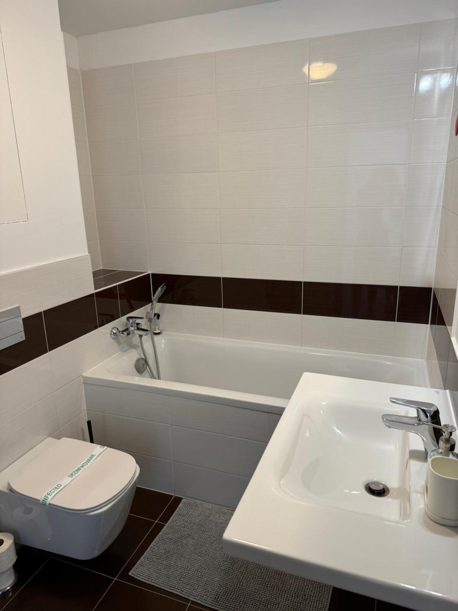 Skau Panorama Family & Business Apartment City View Free Parking Bratislava Exterior photo